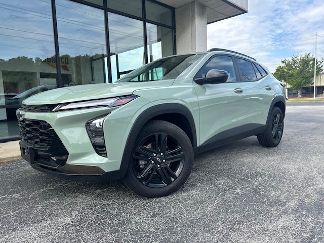 2025 Chevrolet Trax ACTIV in Cacti Green — front three-quarter view